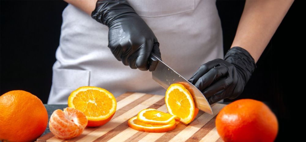 Перчатки для работы с пищевыми ингредиентами в заведении общественного питания: как подобрать и использовать